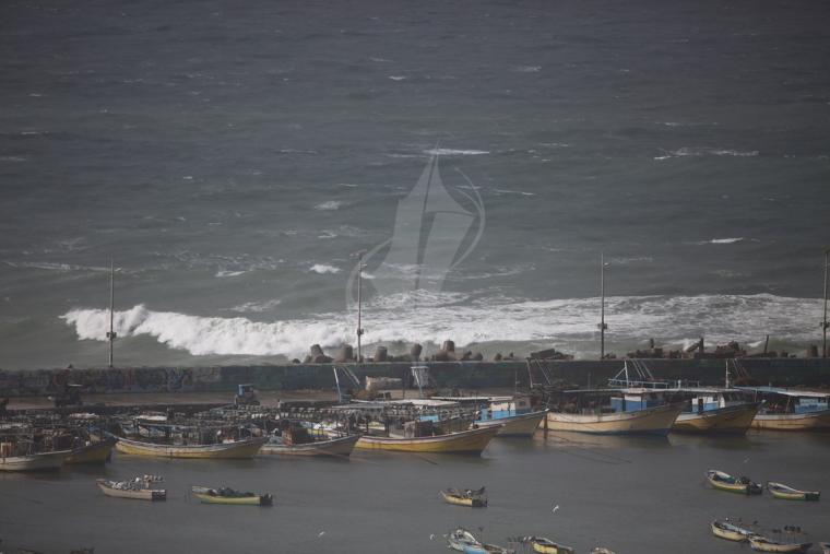 اجواء المنخفض الجوي في ميناء غزة اليوم ‫(35193352)‬ ‫‬.JPG