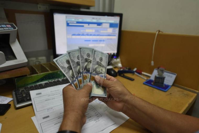 مالية غزة تعلن صرف رواتب الموظفين لشهر مايو غدًا الخميس