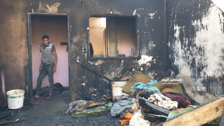 حريق نشب في منزل لعائلة الحزين في النصيرات