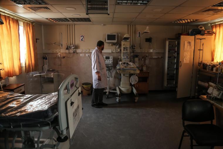 مستشفى الشهيد محمد الدرة ‫_أزمة الوقود فى المشفى _ انقطاع الكهرباء ‫(39846407)‬ ‫‬.JPG