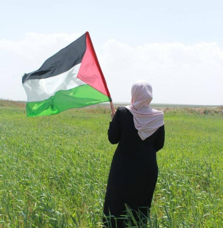 فلسطينية على الحدود