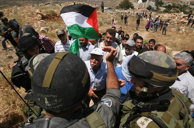 الاحتلال يقمع مسيرة العودة السلمية في بيت لحم