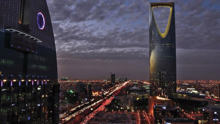 السعودية تعلن استكمال التجهيزات لفتح 90 ألف مسجد يوم غدٍ الأحد     