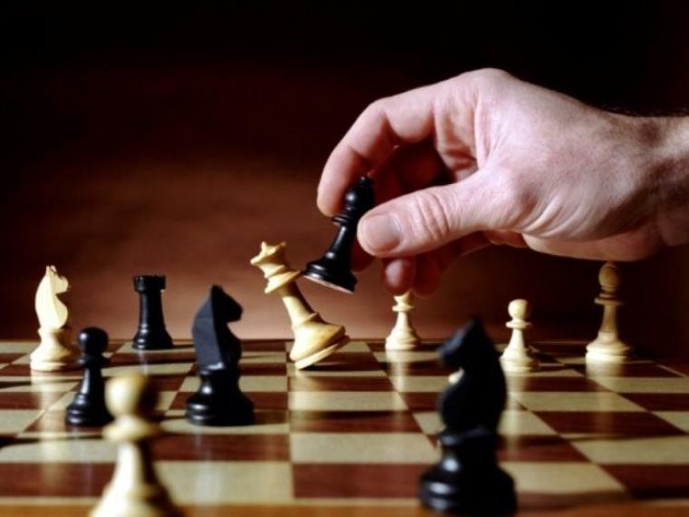 حملة المقاطعة ترحب بانسحاب لاعب "الشطرنج" الإيراني أمين طبطبائي رفضاً للتطبيع