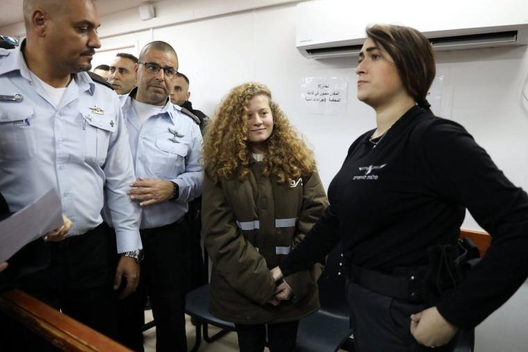 عهد التميمي داخل محكمة عسكرية "إسرائيلية"