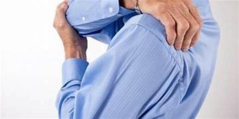 الام الكتف