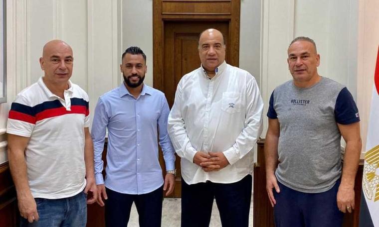 حسام عاشور