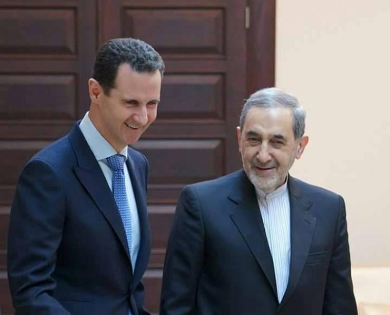 الرئيس السوري بشار الأسد ومستشار قائد الثورة الإسلامية للشؤون الدولية علي أكبر ولايتي