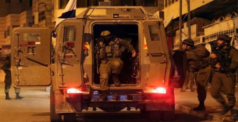 جيش الاحتلال يقتحم بلدة حزما شمال شرق القدس