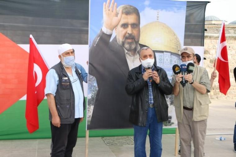 أداء صلاة الغائب على روح فقيد الأمة العربية والإسلامية الدكتور رمضان عبدالله شلح في مسجد الفاتح في اسطنبول (10)