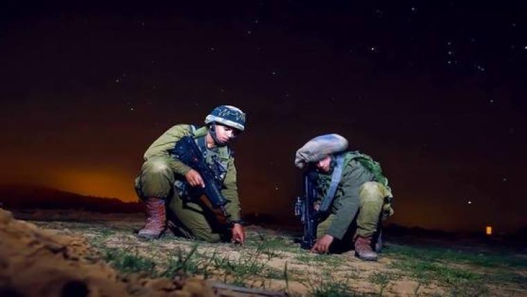 جنديان اسرائيليان على حدود غزة 