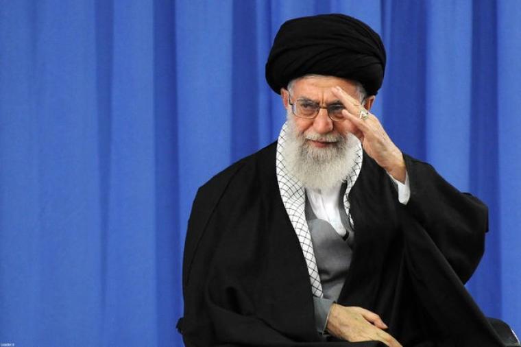 السيد الخامنئي يعين قائدًا جديدًا للبحرية الايرانية