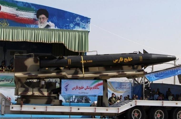 إيران ترصد "تحركات العدو ما وراء الحدود"