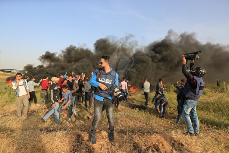 الصحفيون مستهدفون على حدود قطا غزة