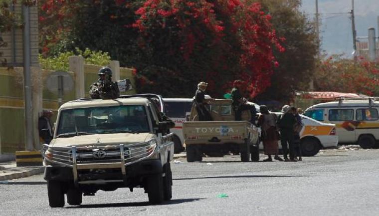 توافد المئات من مسلحي اللجان الشعبية إلى عدن