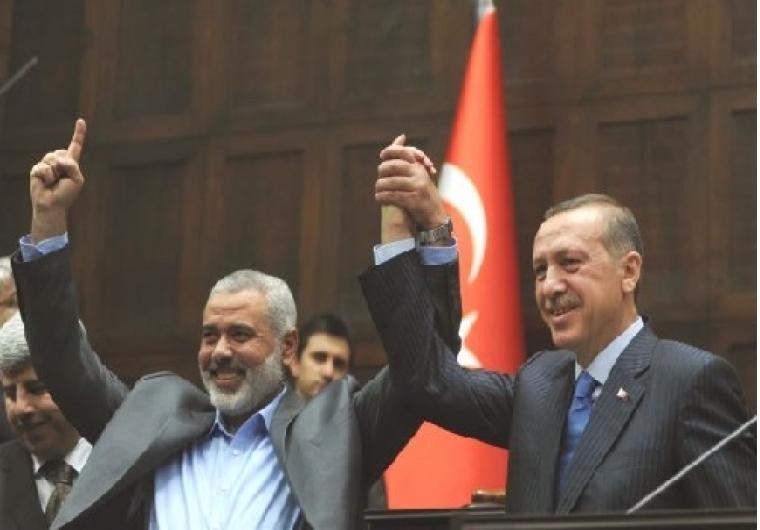 الرئيس التركي رجب أردوغان ورئيس المكتب السياسي لحماس اسماعيل هنية