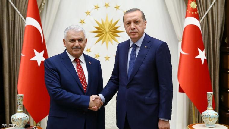 الرئيس التركي رجب طيب أردوغان ورئيس وزرائه بن علي يلديريم