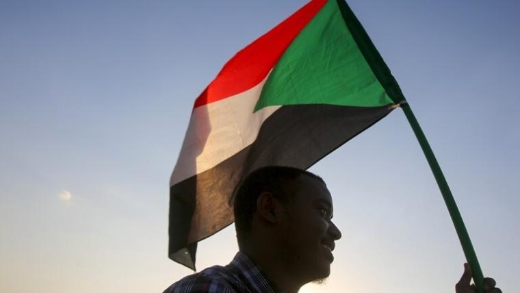 السودان يرفع علم فلسطين