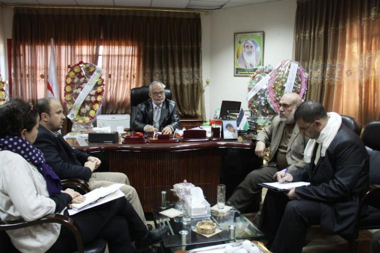 وزير الأسرى بغزة يستقبل وفد من اللجنة الدولية للصليب الأحمر