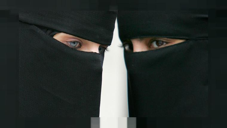 سارة اليتمية