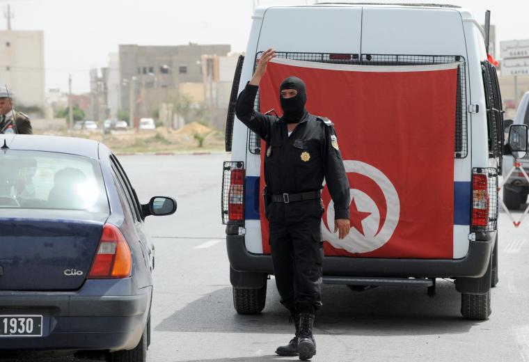 مسلح في تونس