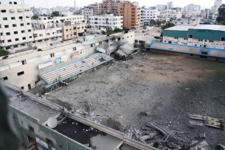 أثار قصف ملعب فلسطين