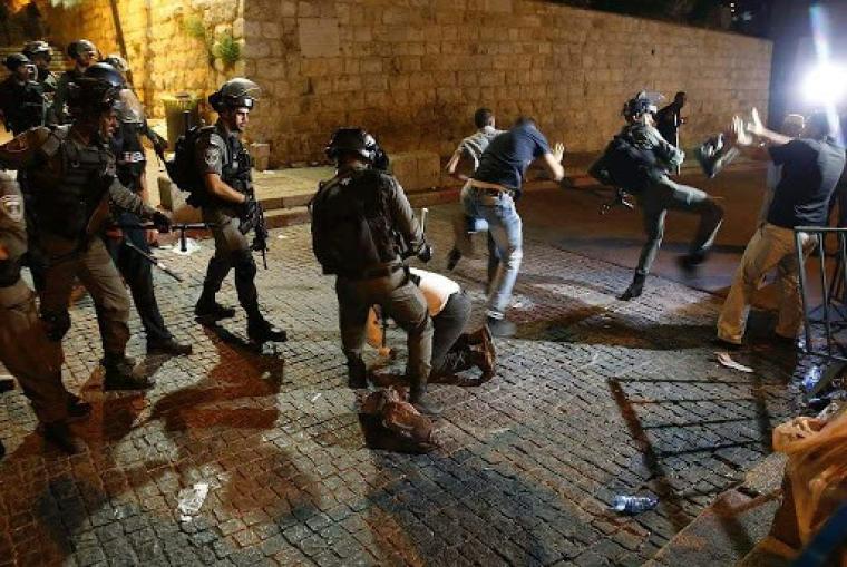 قوات الاحتلال تعقل شبان من القدس المحتلة (ارشيف)