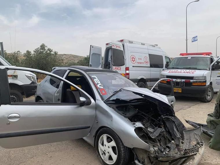 عملية دهس في الخليل واستشهاد المنفذ