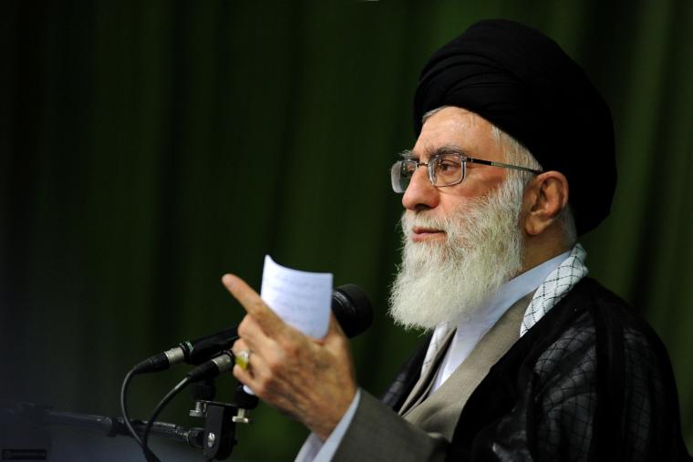 قائد الثورة الإسلامية في إيران القائد علي الخامنئي 1