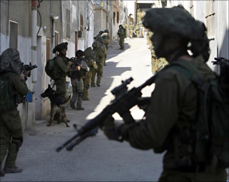 قوات الاحتلال تقتحم قرى الضفة الغربية