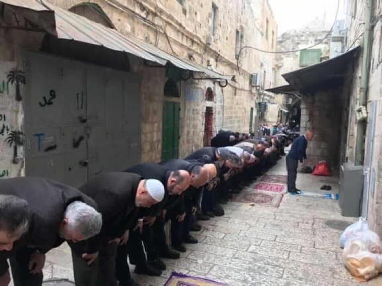 صلاة في البلدة القديمة