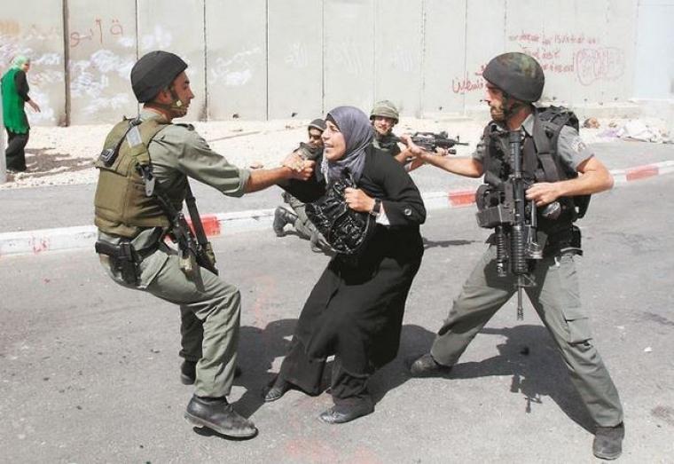 اعتقال سيدة فلسطينية