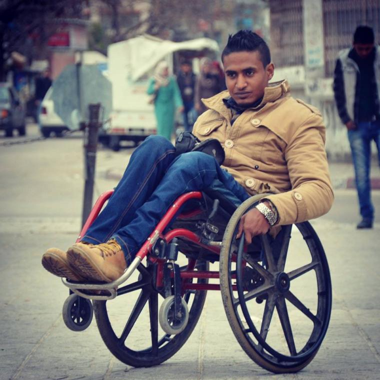 الشاب 