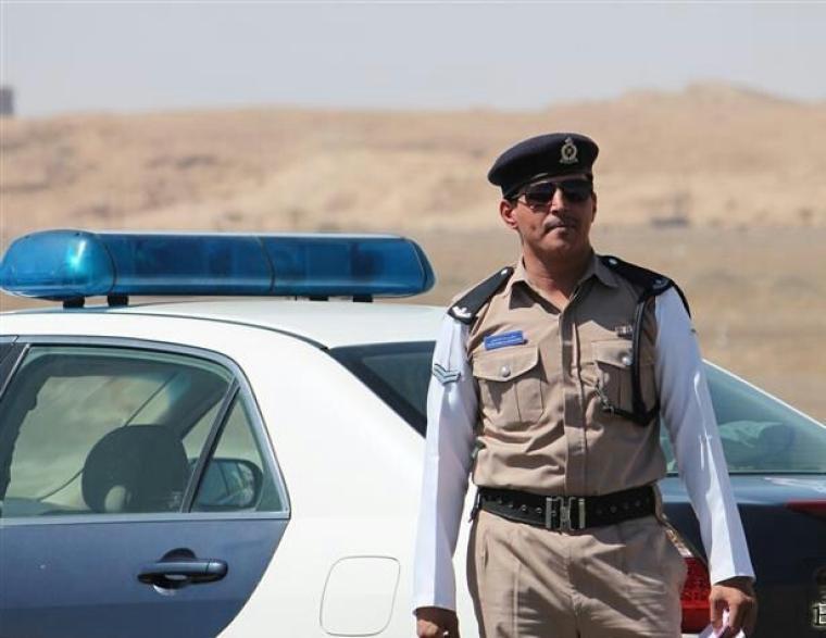شرطة عمان تعلن عن مزاد علني لبيع المركبات المُلغاة