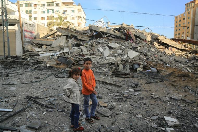 اثار القصف على المبانى السكنية بمدينة غزة ‫(1)‬.JPG