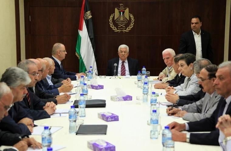 اللجنة التنفيذية لمنظمة التحرير الفلسطينية برئاسة عباس