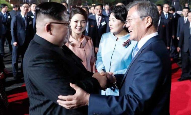 رئيسا الكوريتين يلتقيان في المنطقة المحايدة