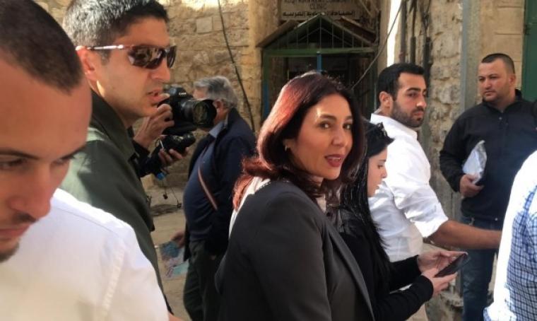 ريغيف خلال جولتها الاستفزازية في القدس المحتلة