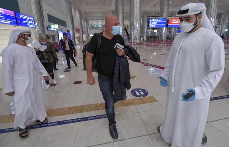اسرائيليون يسرقون فنادق الامارات