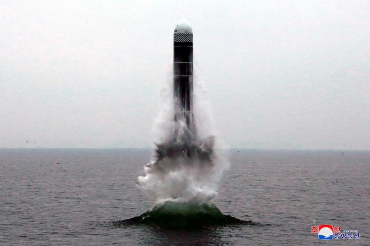 كوريا الشمالية تطلق صاروخين باليستيين تجاه بحر اليابان