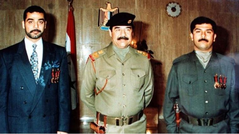 صدام حسين وابناؤه 