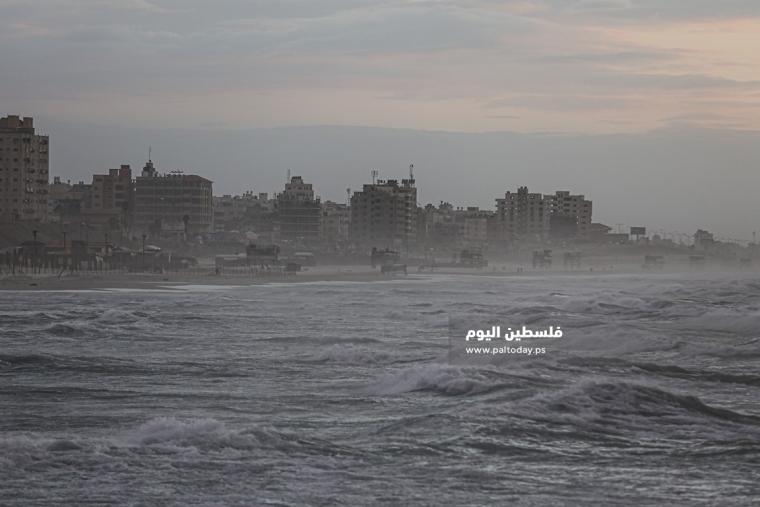منخفض الجوي في ميناء غزة اليوم (1).JPG
