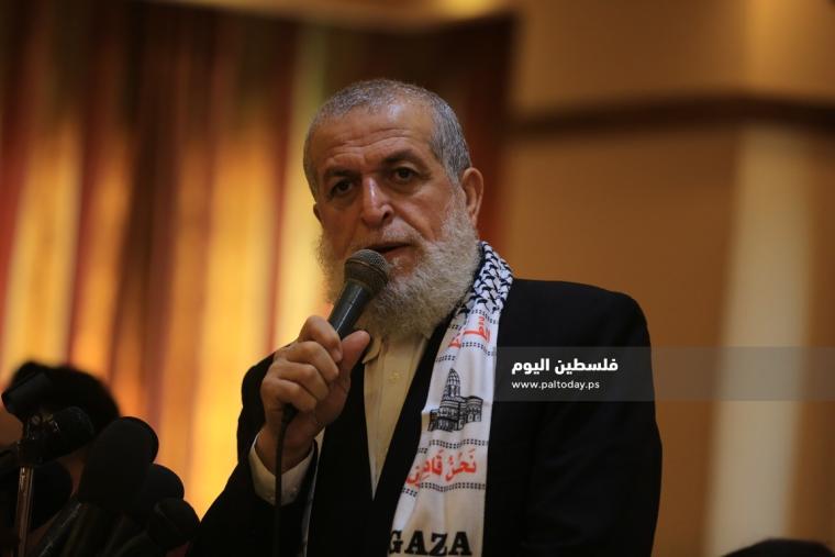 الشيخ عزام يهنئ "حماس" والسنوار بانتخابه رئيسًا للحركة