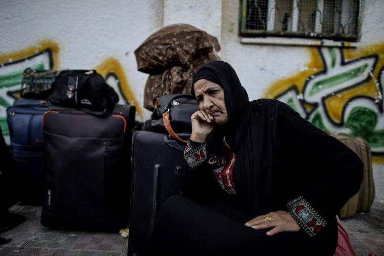العالقون بين مصر وغزة