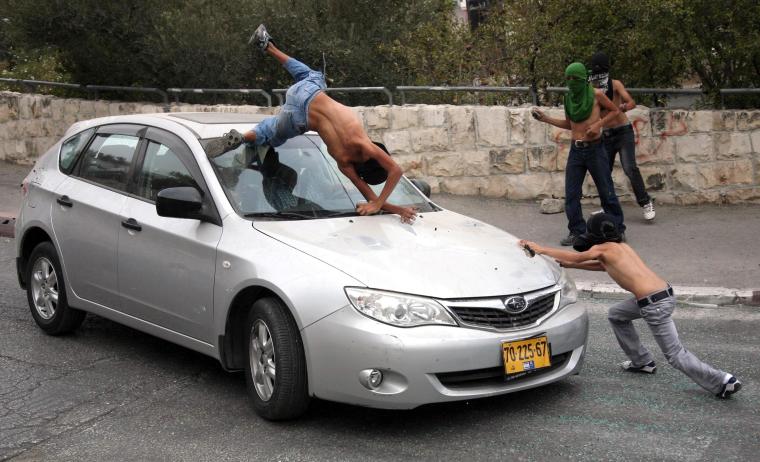 إصابة مواطن بعد دهسه بواسطة "إسرائيلية" عمدًا في بيت لحم