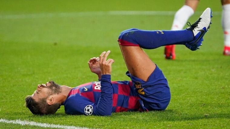 جيرارد بيكيه مدافع برشلونة