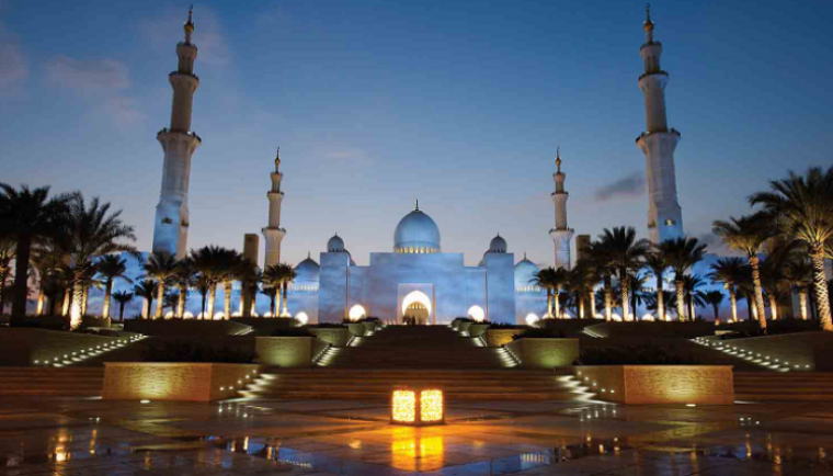 الإمارات تبدأ برفع القيود عن المساجد ودور العبادة تدريجيًا