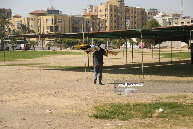 انهاء تعشيب ساحة الكتيبة بغزة بالإنجيل الأخضر