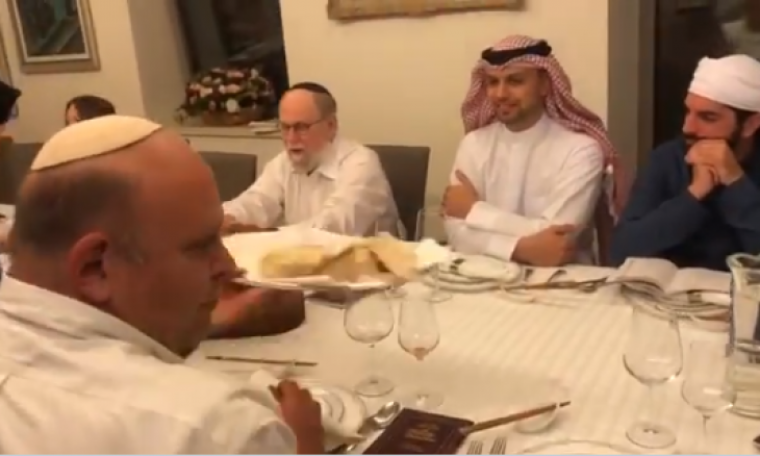 اماراتيون وبحرينيون واسرائيليون