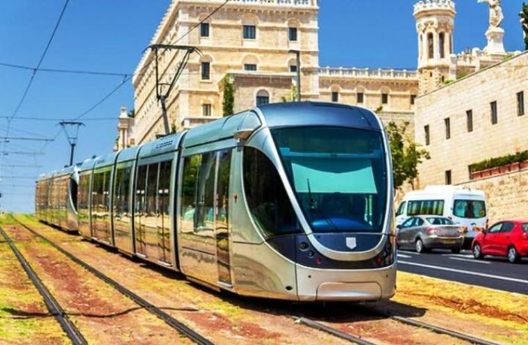قطار اسرائيلي تهويدي يربط بين القدس المحتلة وتل ابيب